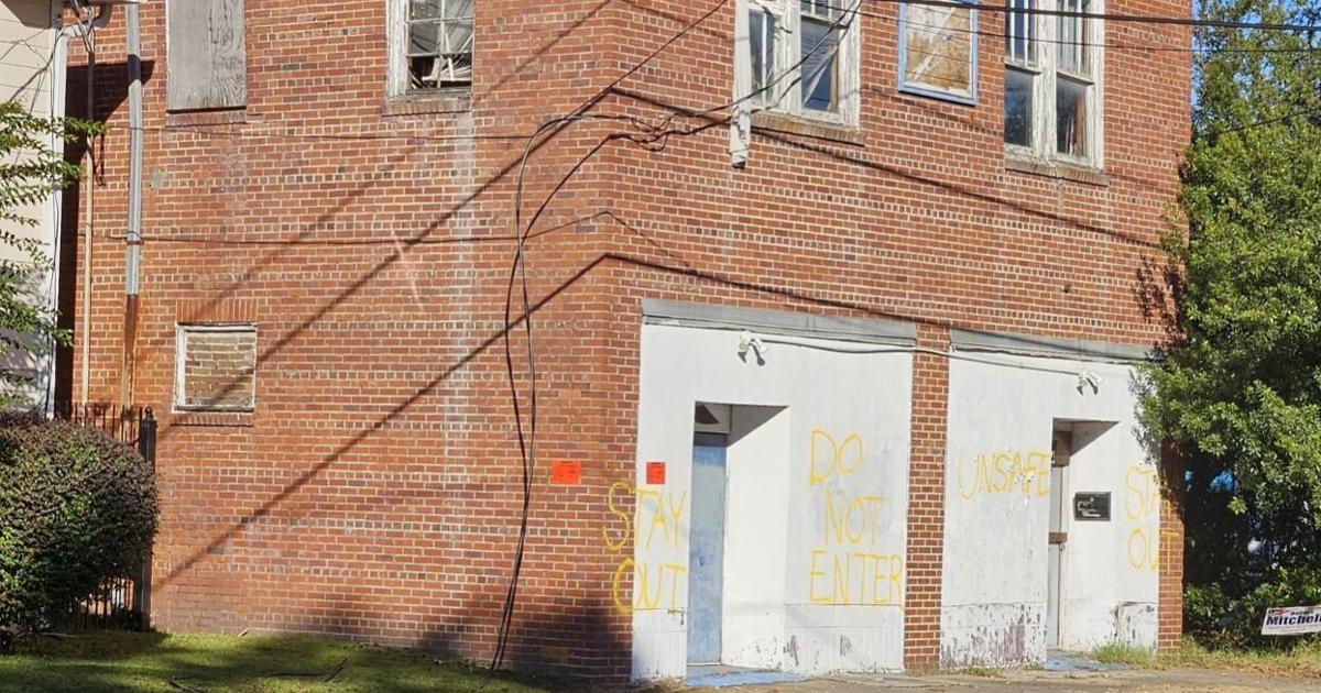 Charleston fire officials investigate King St. roof collapse