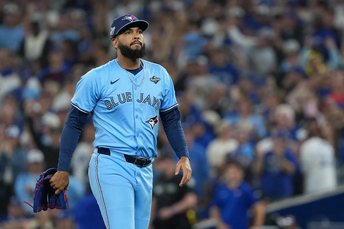 Meet Seranthony Dominguez: Everything to know about his Wife, Parents, Net worth, Contract and More