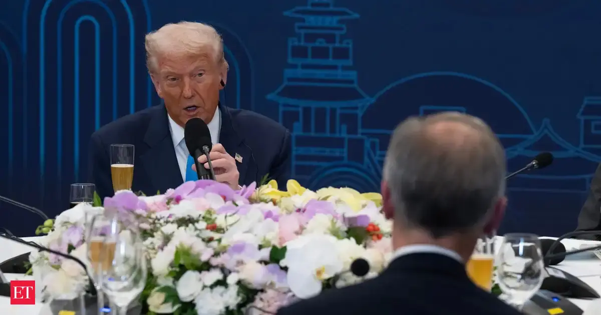 Whine &amp; Dine: Trump &amp; Carney meet after Reagan ad back and forth