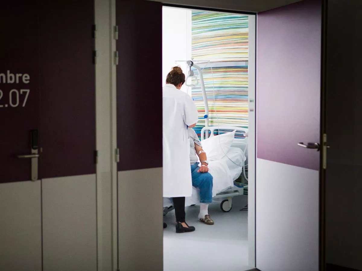 Patients left to die in 'warzone' hospital corridors with waits of more than 12 hours