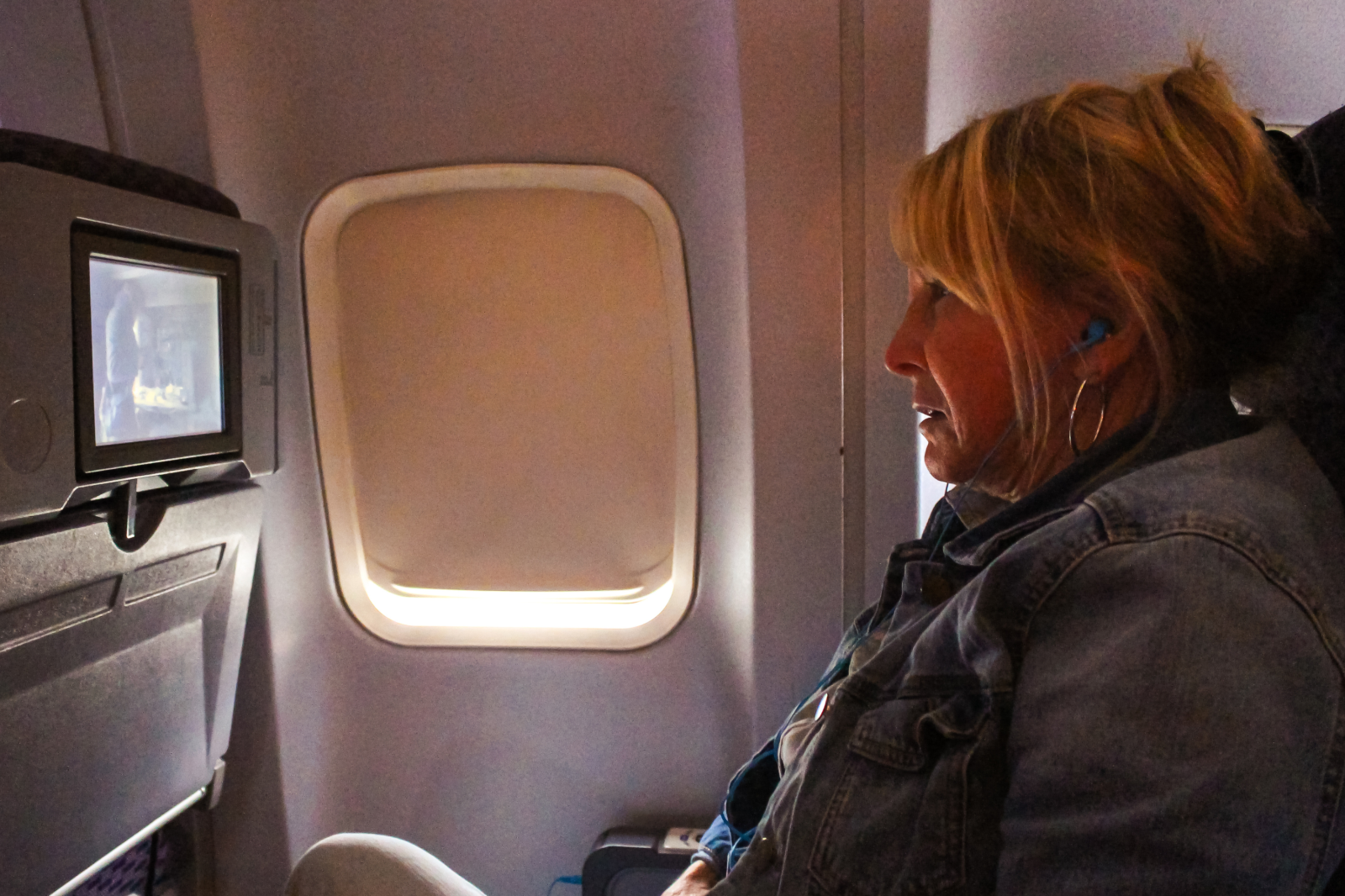 No One Can Believe What Woman Does With Hair on Long-Haul Flight: ‘Gross’