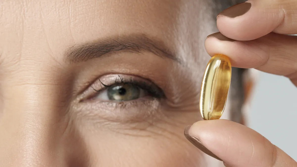 The 6 Best Eye Health Supplements for Promoting Clear Vision
