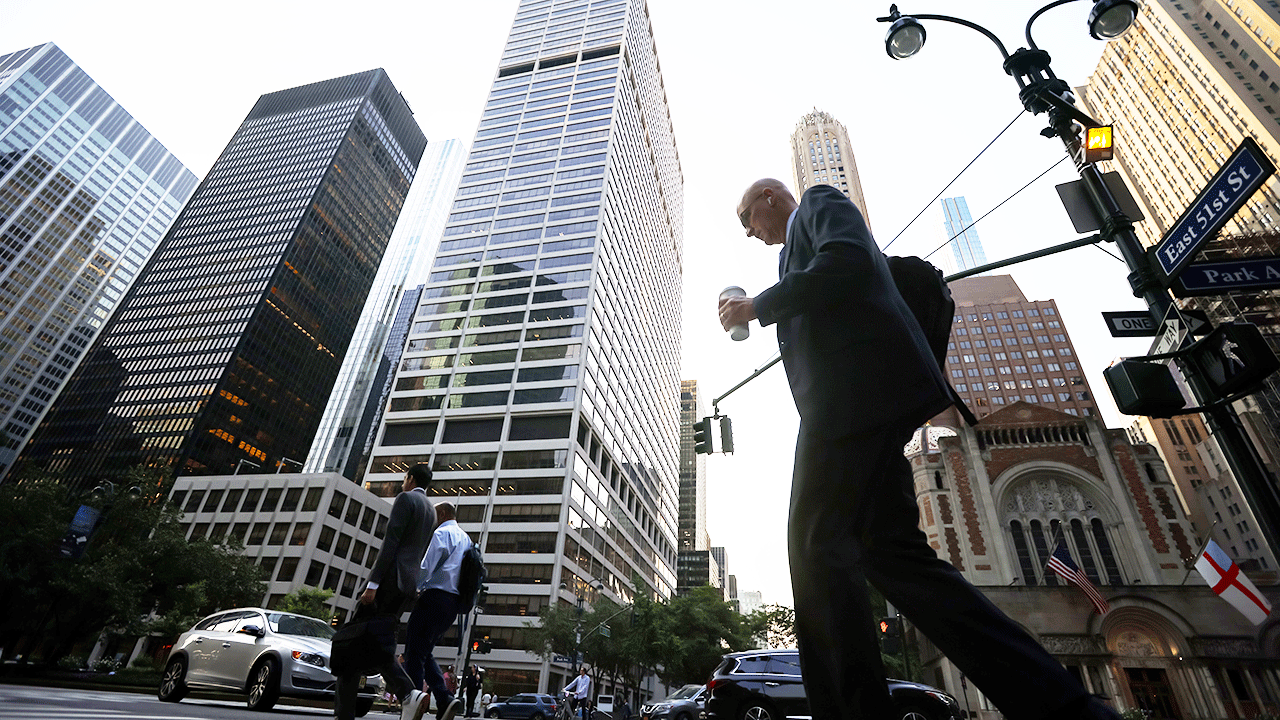 Return to office gaining momentum as AI reshapes corporate strategy