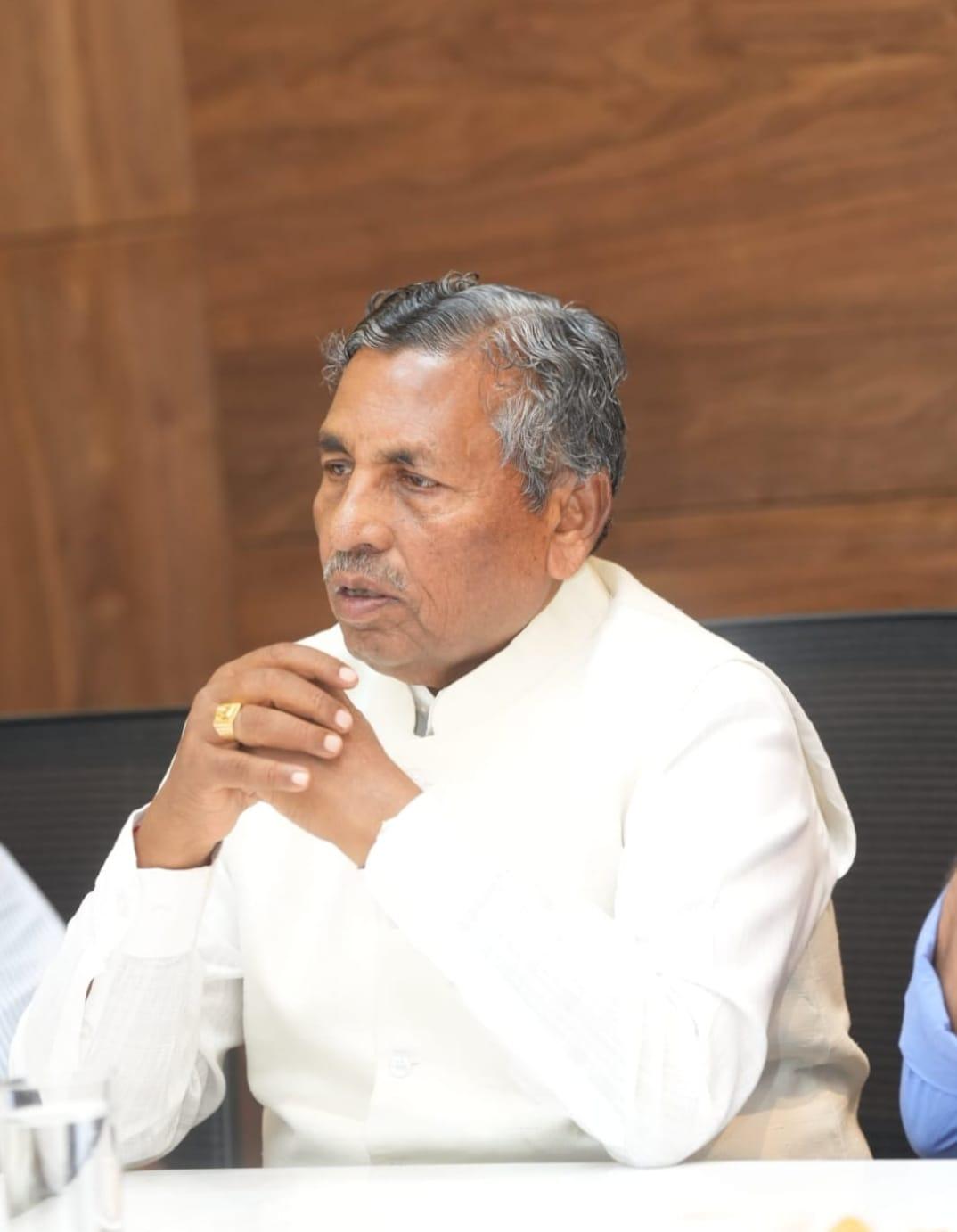 Congress infighting: Parameshwara backs Minister Muniyappa for K'taka CM post