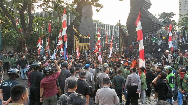 Indonesia's OJK Reports Rp150 Billion in Insurance Claims After August Riots