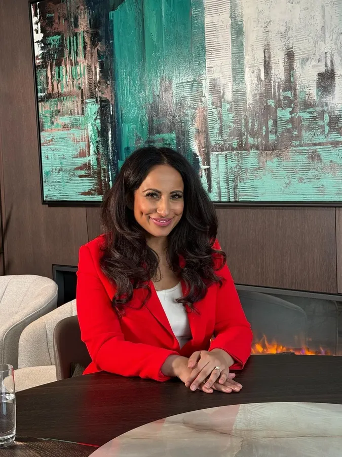 A New Paradigm For An AI Age: The Global, Hyperconnected Woman VC