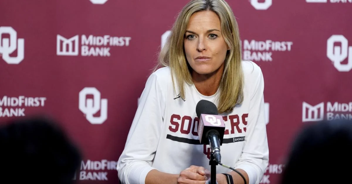 Baranczyk, Moser rally fans ahead of OU season openers