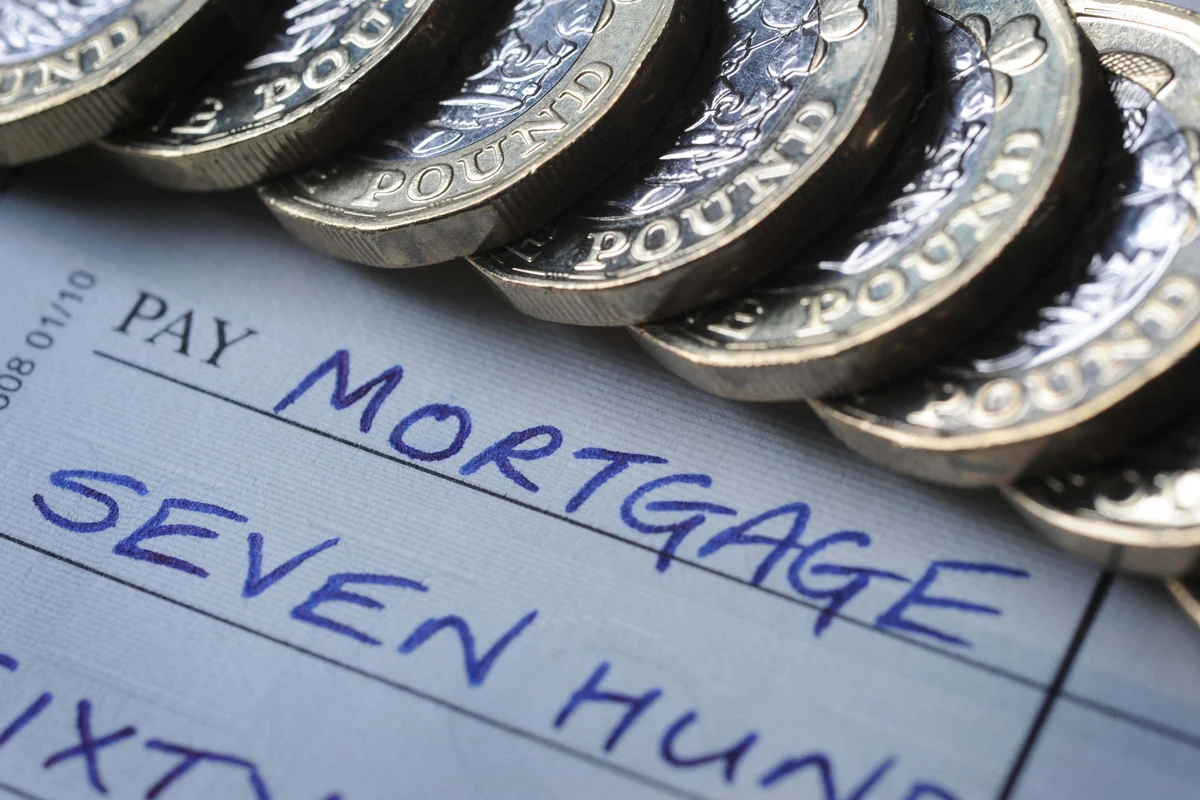 New mortgage price war sends home loan rates tumbling