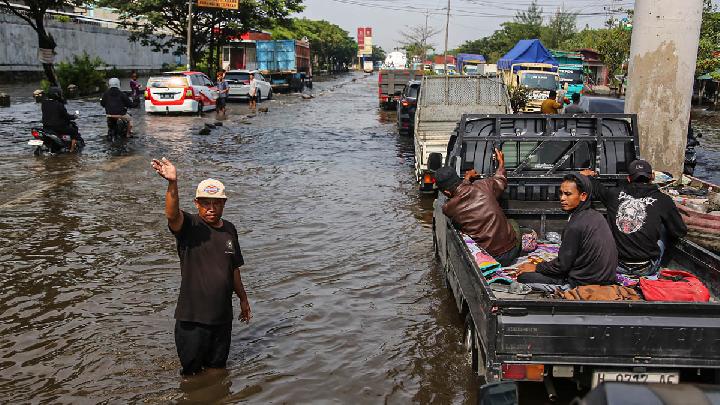 After a Week of Flooding, Central Java Asks BNPB to Adjust Weather Forecasts