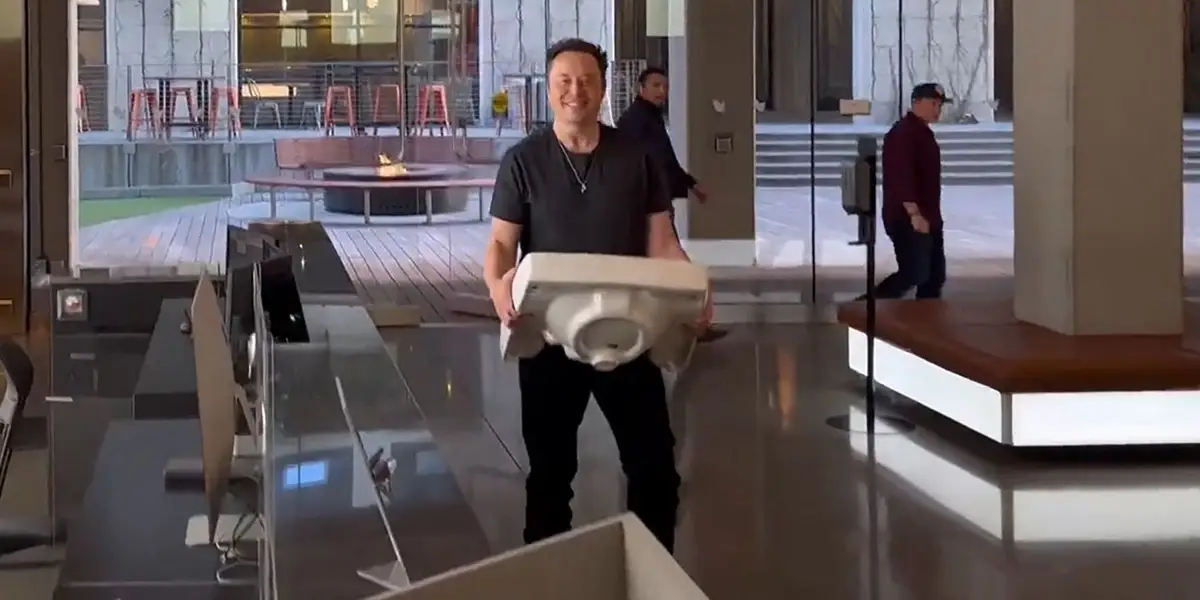 Elon Musk Dishes on Viral Video of Him Carrying Sink Into Twitter's HQ