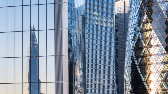 Investing Risk Report: Big Jumps in Mentions of Tariff, AI Risks