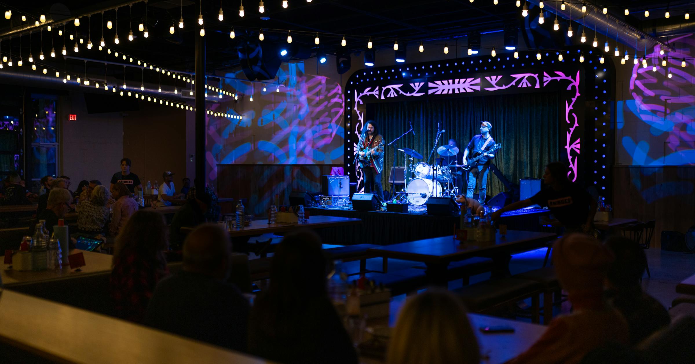 Live music adds fire to Animales BBQ’s buzz in Minneapolis