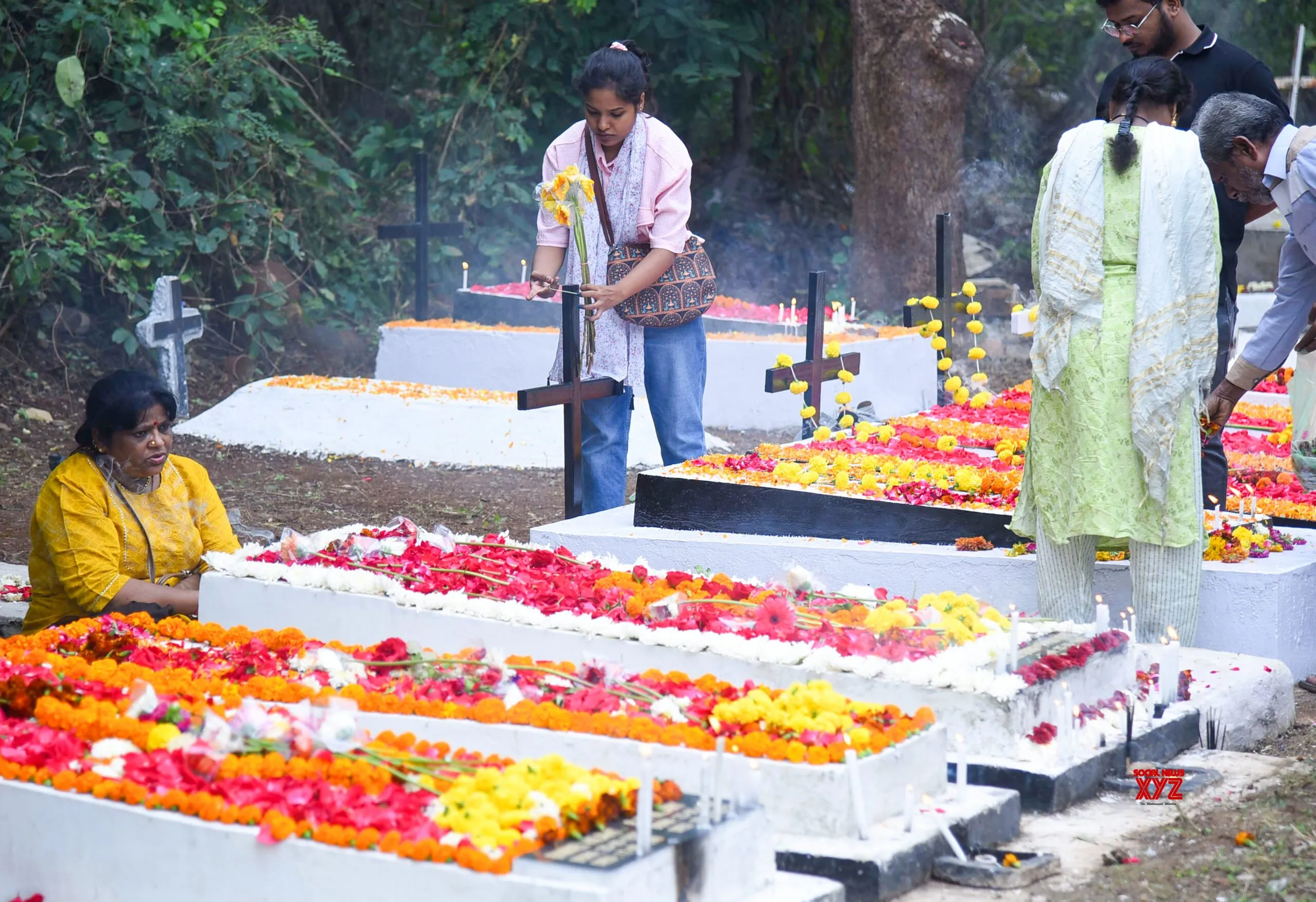 Nagpur: All Souls’ Day #Gallery