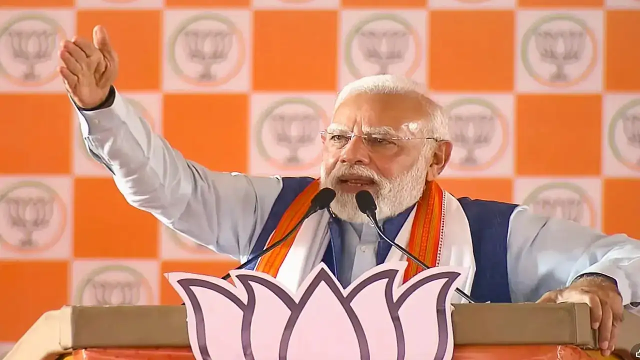 'RJD Held Congress Hostage Over CM Pick': PM Modi's Explosive 'Katta Politics' Charge in Bihar Election Rally - Watch