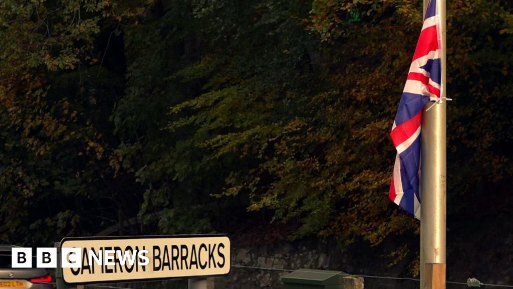 Council to remove flags near asylum seeker barracks