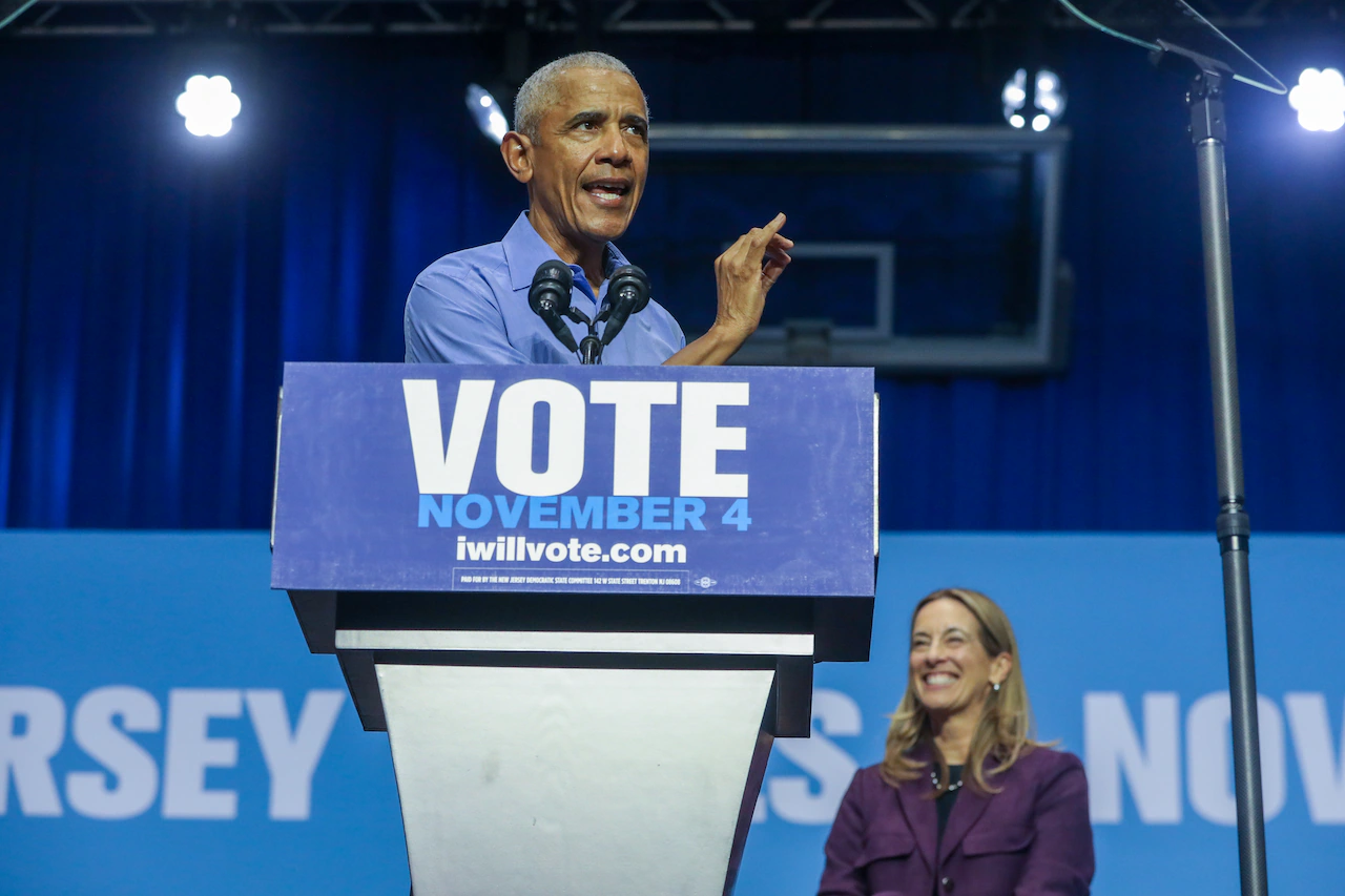 Obama blasts Trump’s ‘shambolic’ economic policy