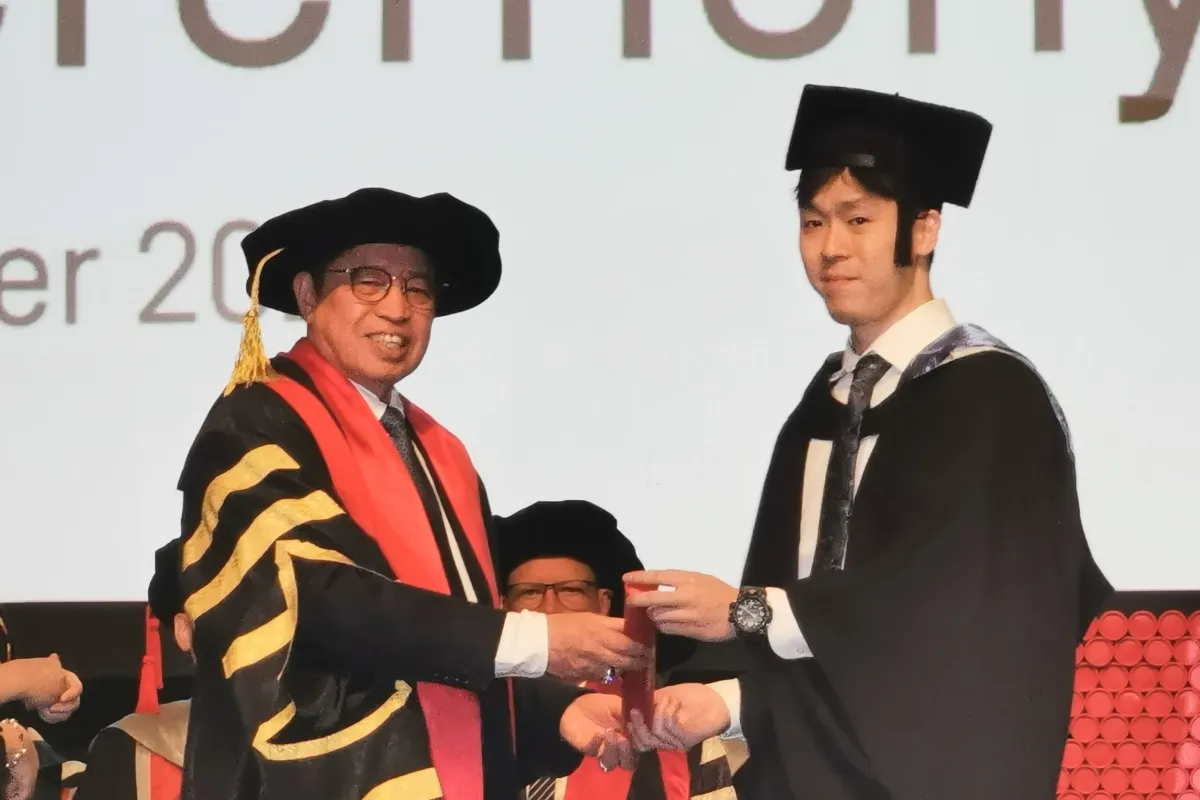 294 Swinburne Sarawak graduates receive scrolls at October 2025 convocation