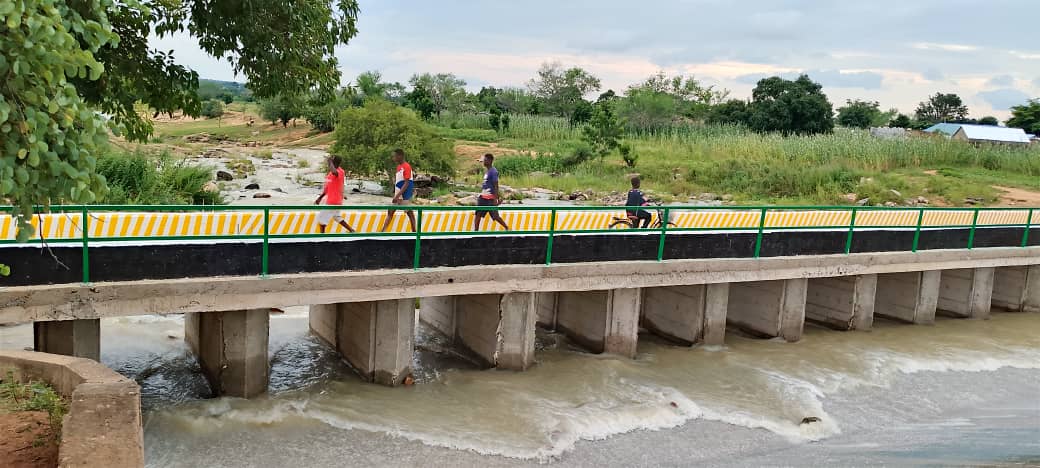 Vea residents build their own bridge after 50 years of neglect