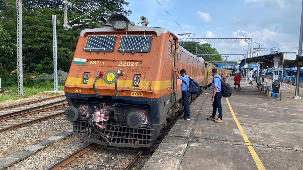 Delayed arrival of prominent trains in Mangaluru causes concern among passengers