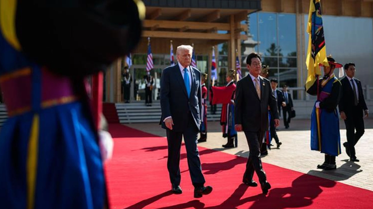 Donald Trump South Korea Visit: US President Gives Approval To Build Nuclear-Powered Submarines After Meeting His South Korean Counterpart Lee Jae Myung in Gyeongju
