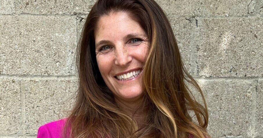 My wife wants to sell our lovely country home and move into a downtown condo. I love my quiet life! Who's right? Ask Lisi