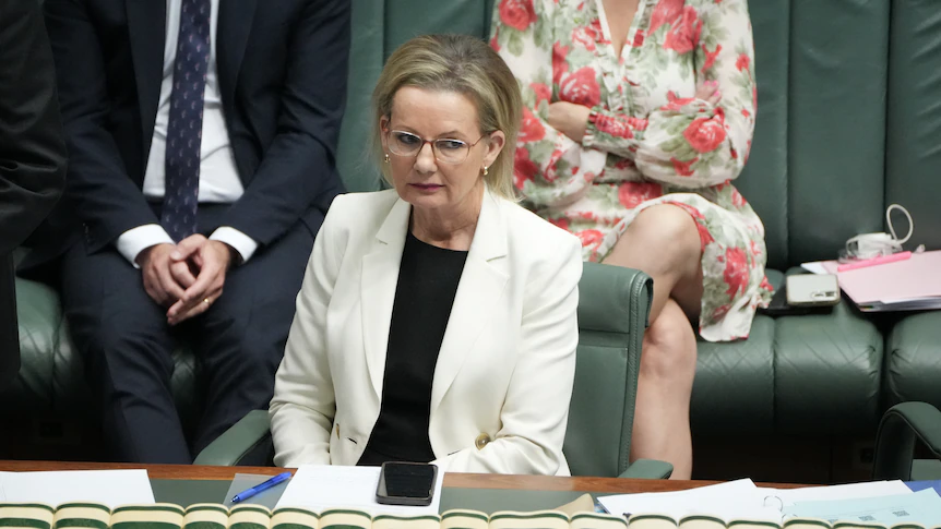 Labor scored terribly on transparency while the Coalition was split over the PM's T-shirt