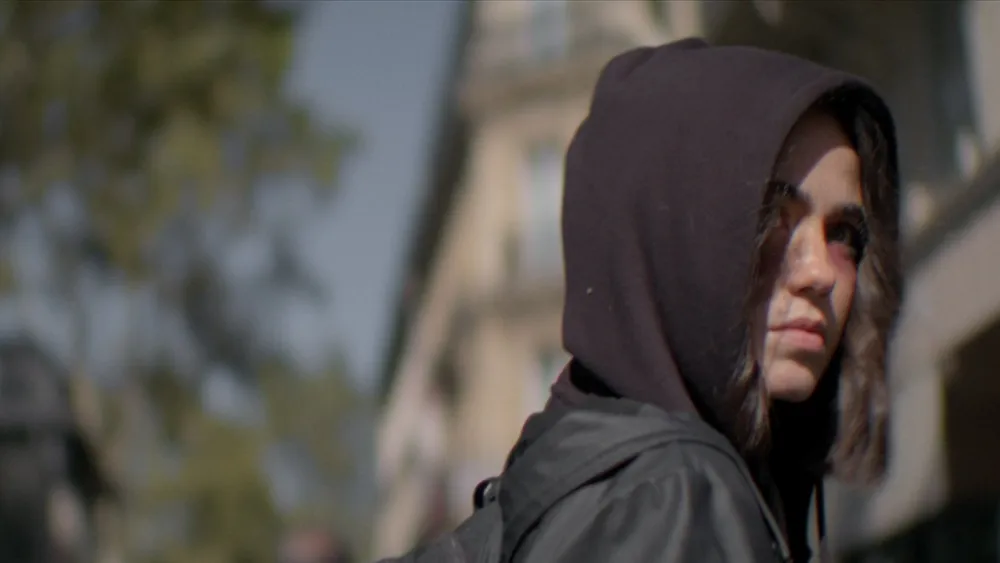 CW Returns as Deadly Conwoman in Social Media Thriller