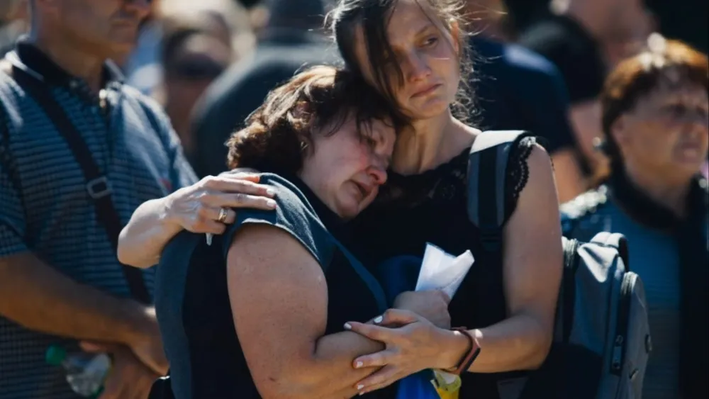 Vitaly Mansky Portrays Hometown Lviv Under Russian Fire