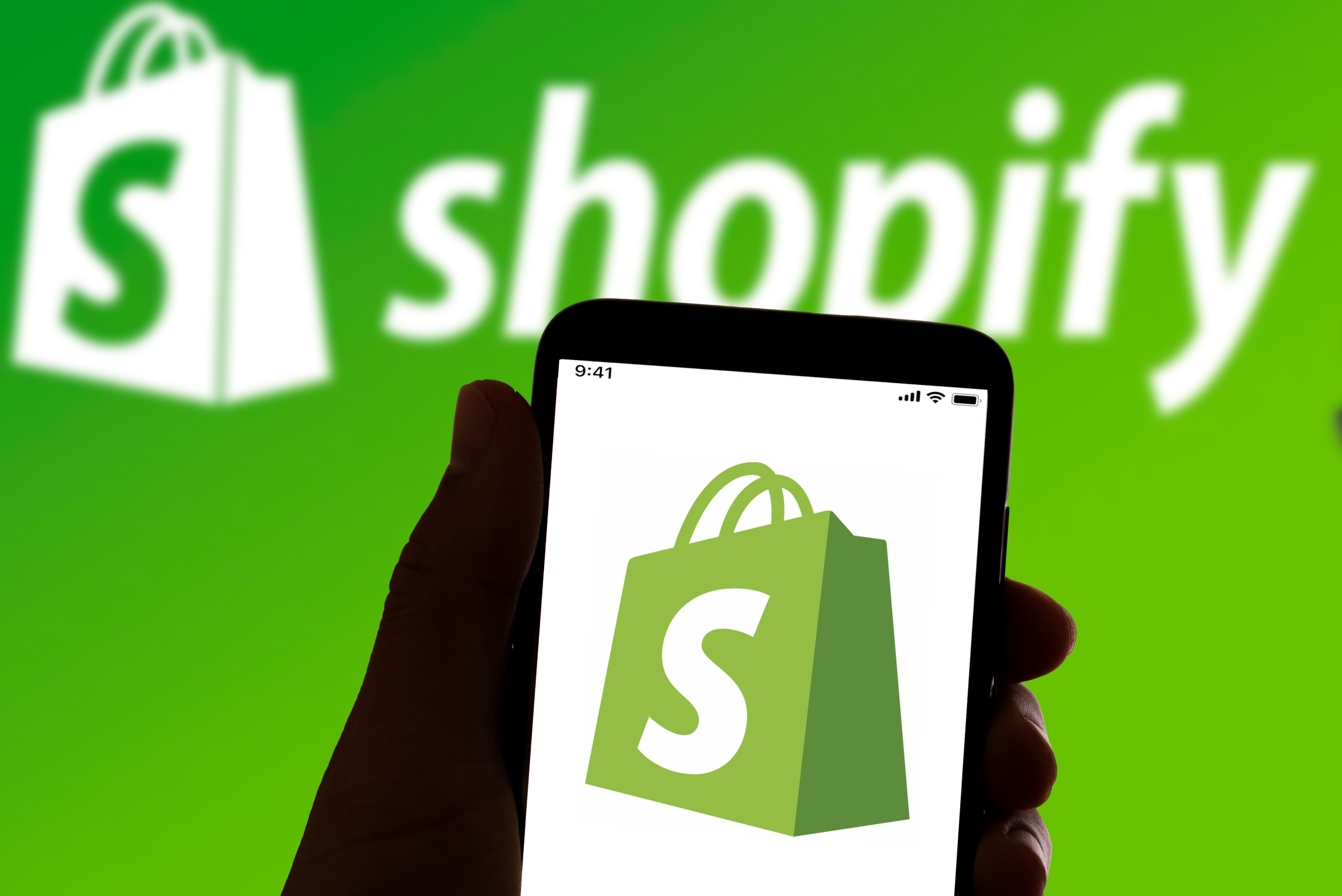 Should Investors Buy Shopify Stock Before Earnings?