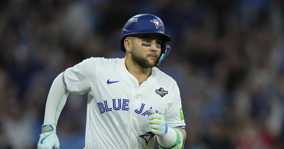 MLB free agency opens and trades heat up now