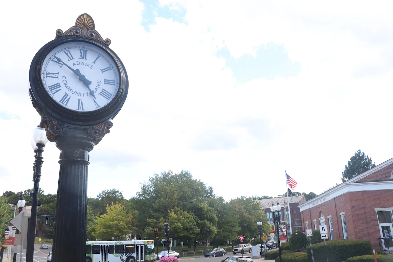 Daylight Saving Time: Turn back the clocks this weekend for extra hour of sleep