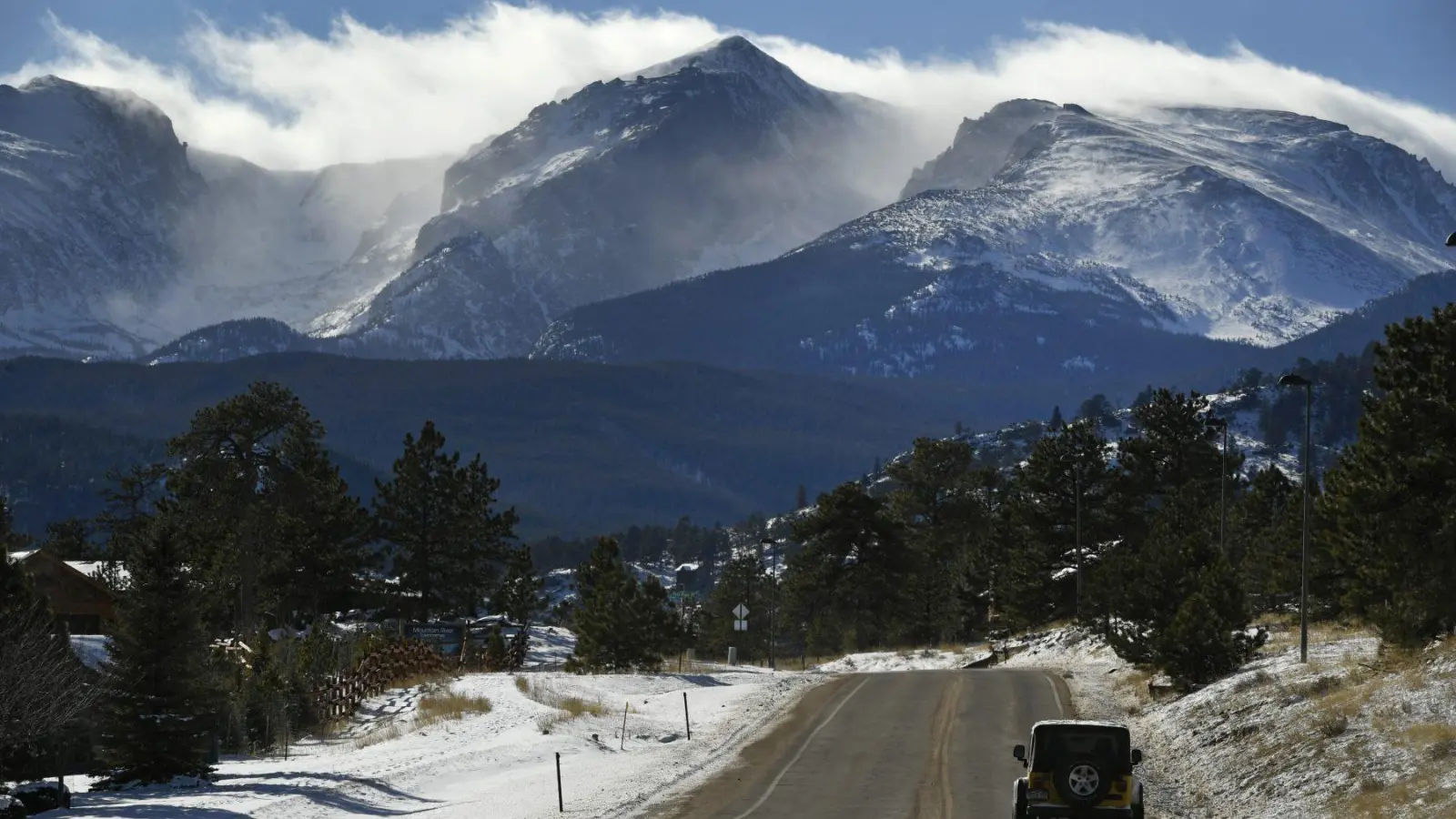 This cozy Estes Park getaway is a perfect winter retreat
