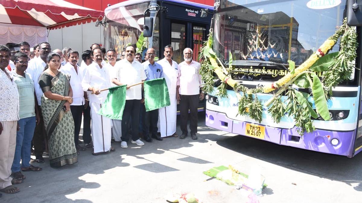 Vellore MP flags off low-floor buses for Vellore and Ranipet