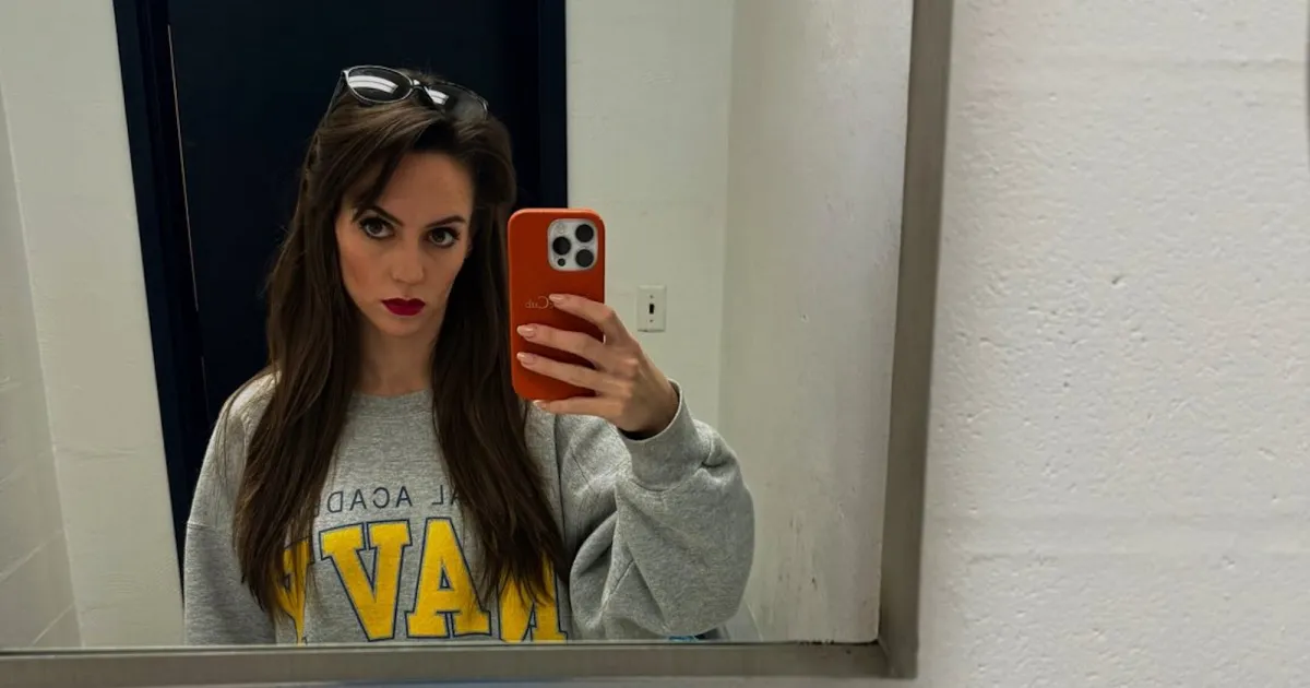 Jordon Hudson Trolls Herself on Halloween Over Bill Belichick Interview