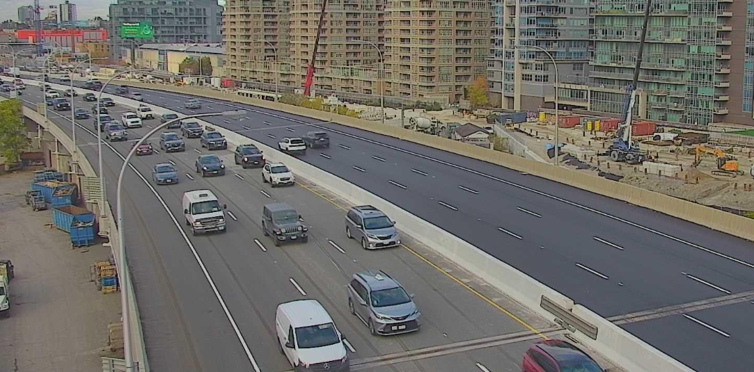 Drivers can now use all Gardiner Expressway lanes after 1.5-year-long closure