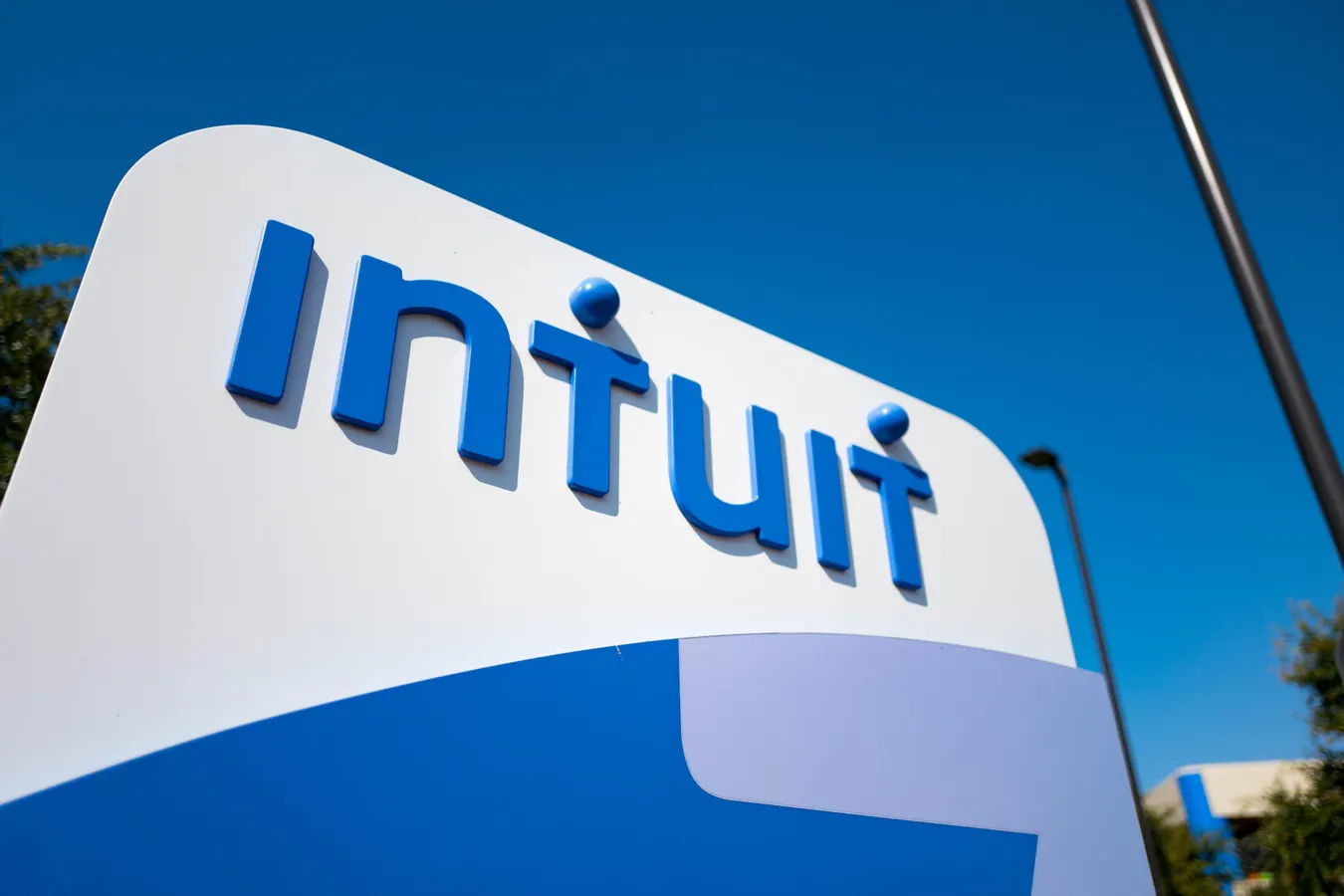 Small Business Technology Roundup: Intuit Unveils More AI Tools, PayPal Integrates With ChatGPT, Google Chrome Under Fire