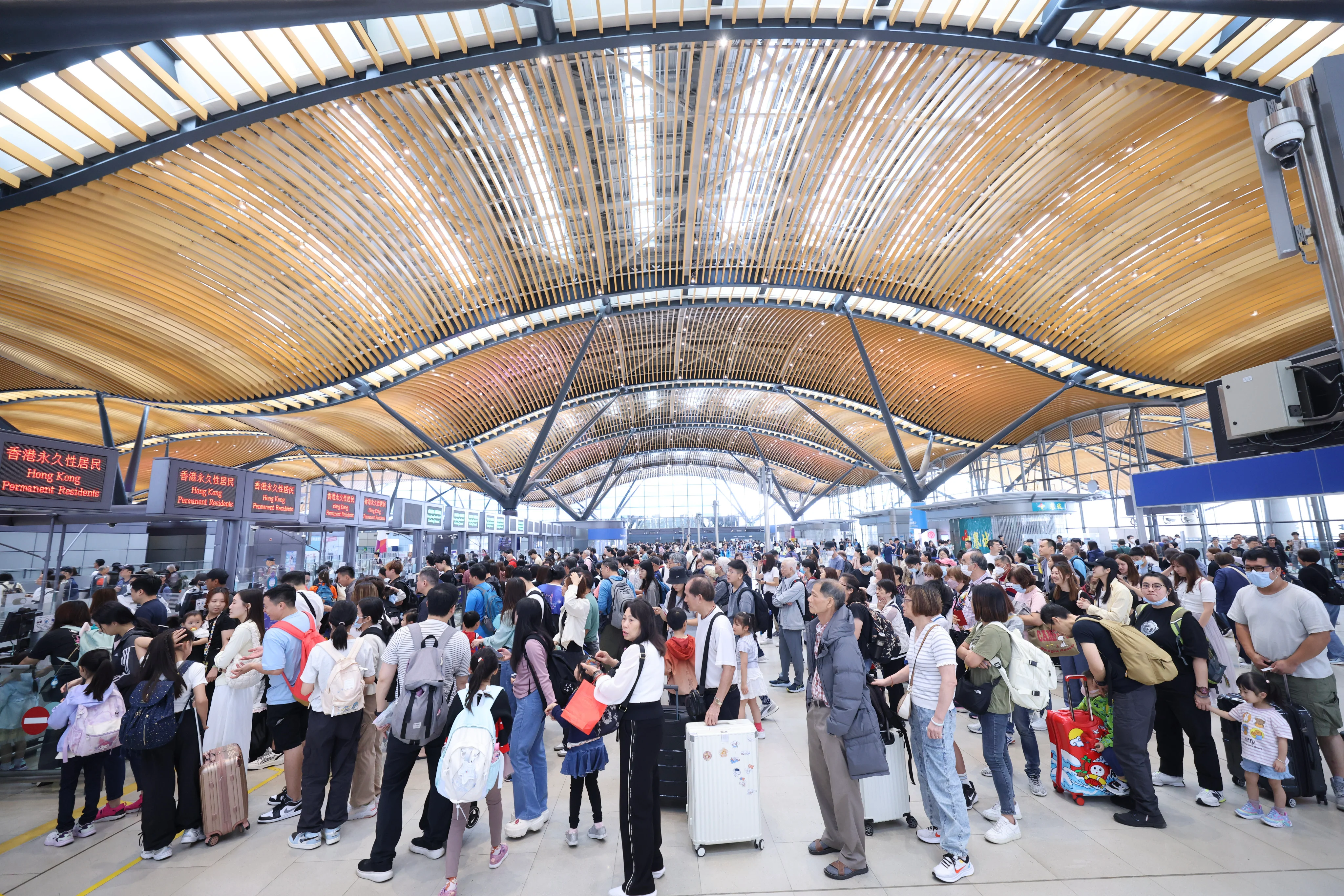 Hongkongers can enjoy faster border access under new mainland Chinese measures