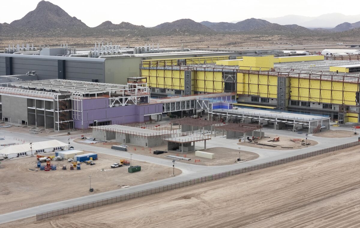 Chip Startup Substrate Draws Skepticism in Quest to Take On TSMC