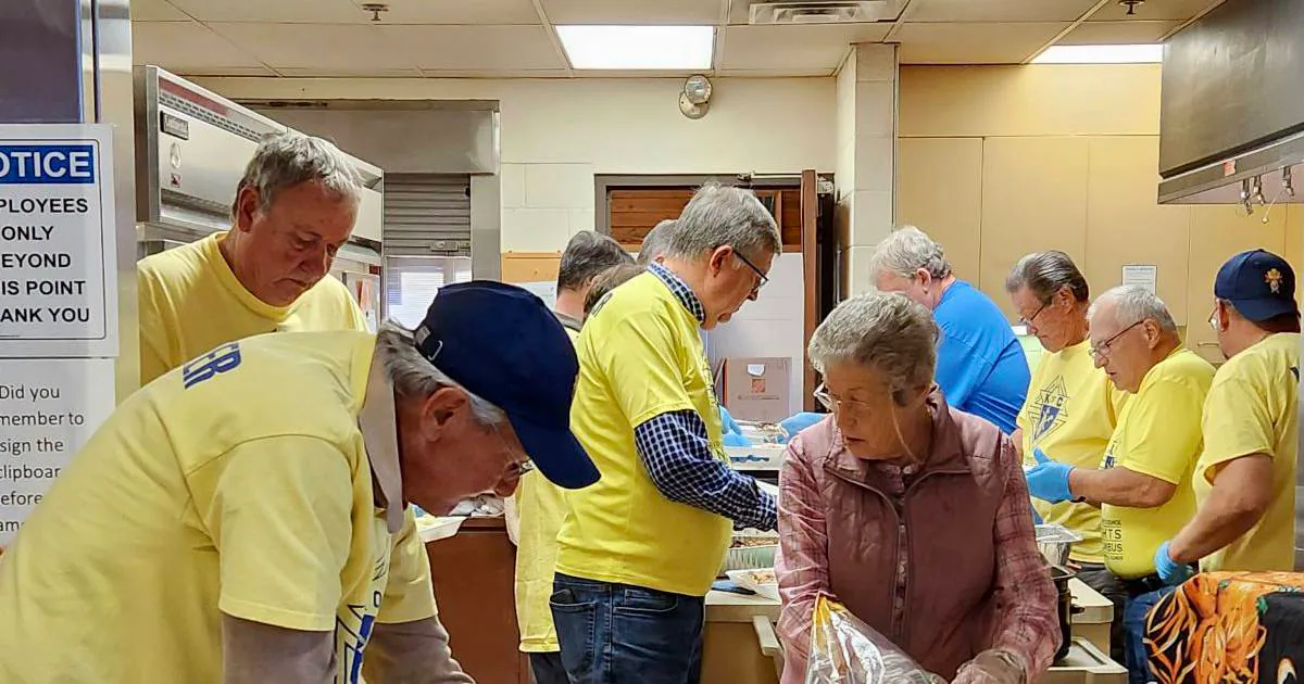 Yorkville Knights of Columbus earns honors as it preps for annual Thanksgiving luncheon for seniors