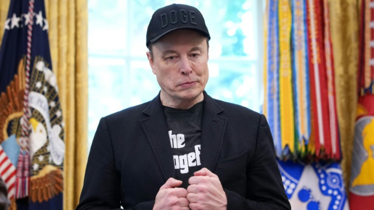 Elon Musk's Wild 3I/ATLAS Theory: 'They're Not Spaceships - and I'll Never Commit Suicide'