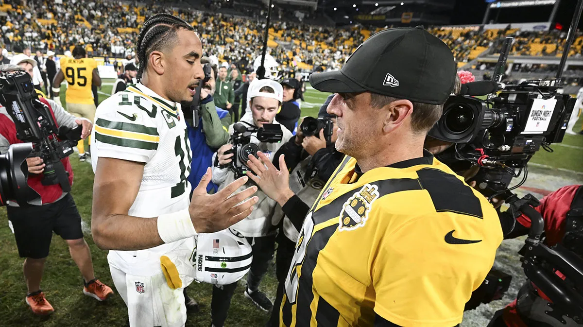 Video shows exactly what Aaron Rodgers, Jordan Love said to each other after Packers beat Steelers
