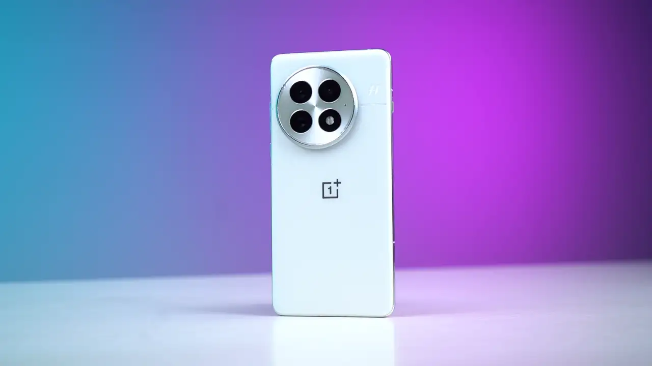 OnePlus 13 Gets A Huge Price Drop Of Rs 13,157 Ahead Of OnePlus 15 Launch This Month