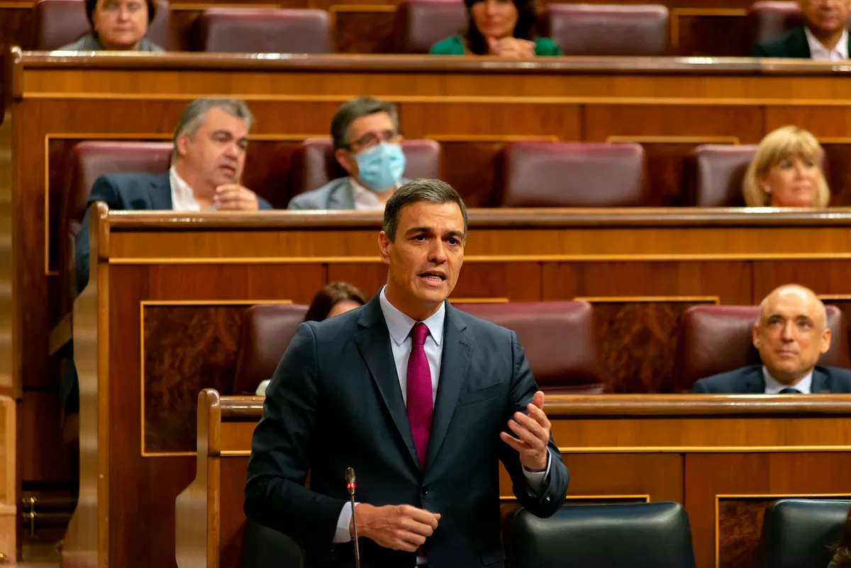 Senate explodes over Sánchez hidden payments