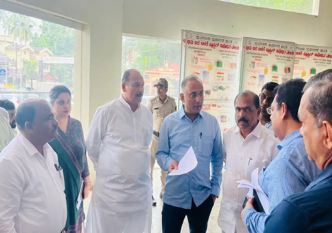 Dinesh Gundu Rao directs MCC to ready Urwa Market for traders’ use