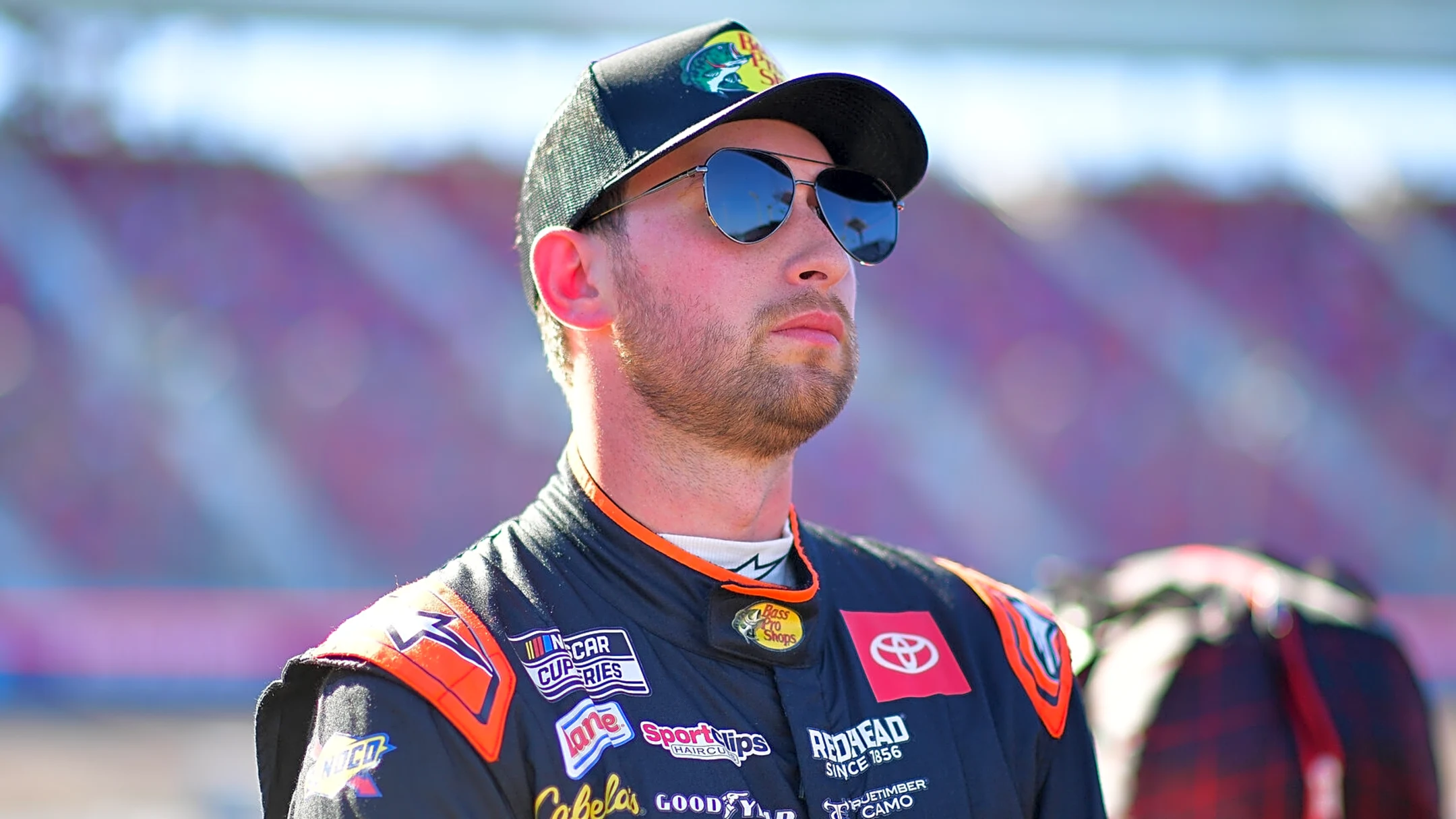 Chase Briscoe suffers flat tire, damage in NASCAR championship race at Phoenix