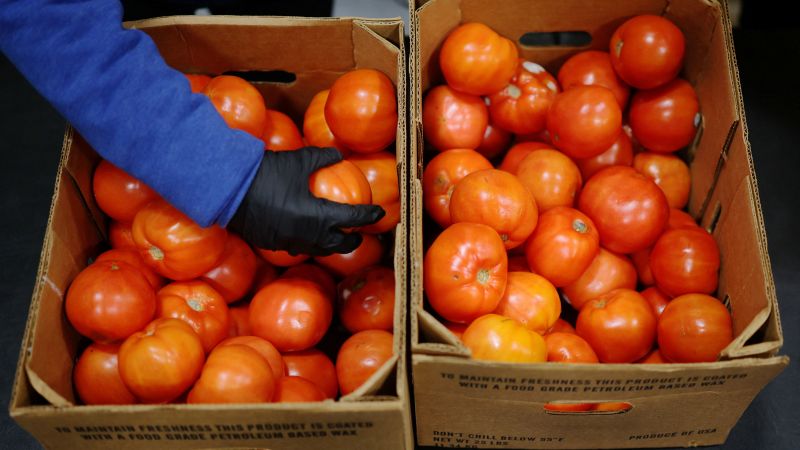 Uncertainty persists for SNAP recipients, federal workers as shutdown drags on