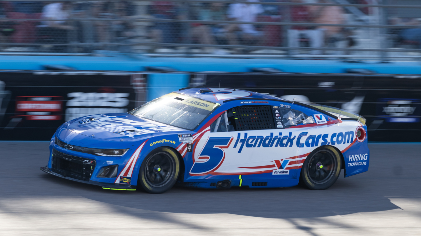 Larson edges Hamlin for NASCAR title; Blaney wins season finale