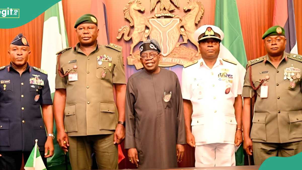 Breaking: President Tinubu meets new service chiefs in Aso Rock as details emerge