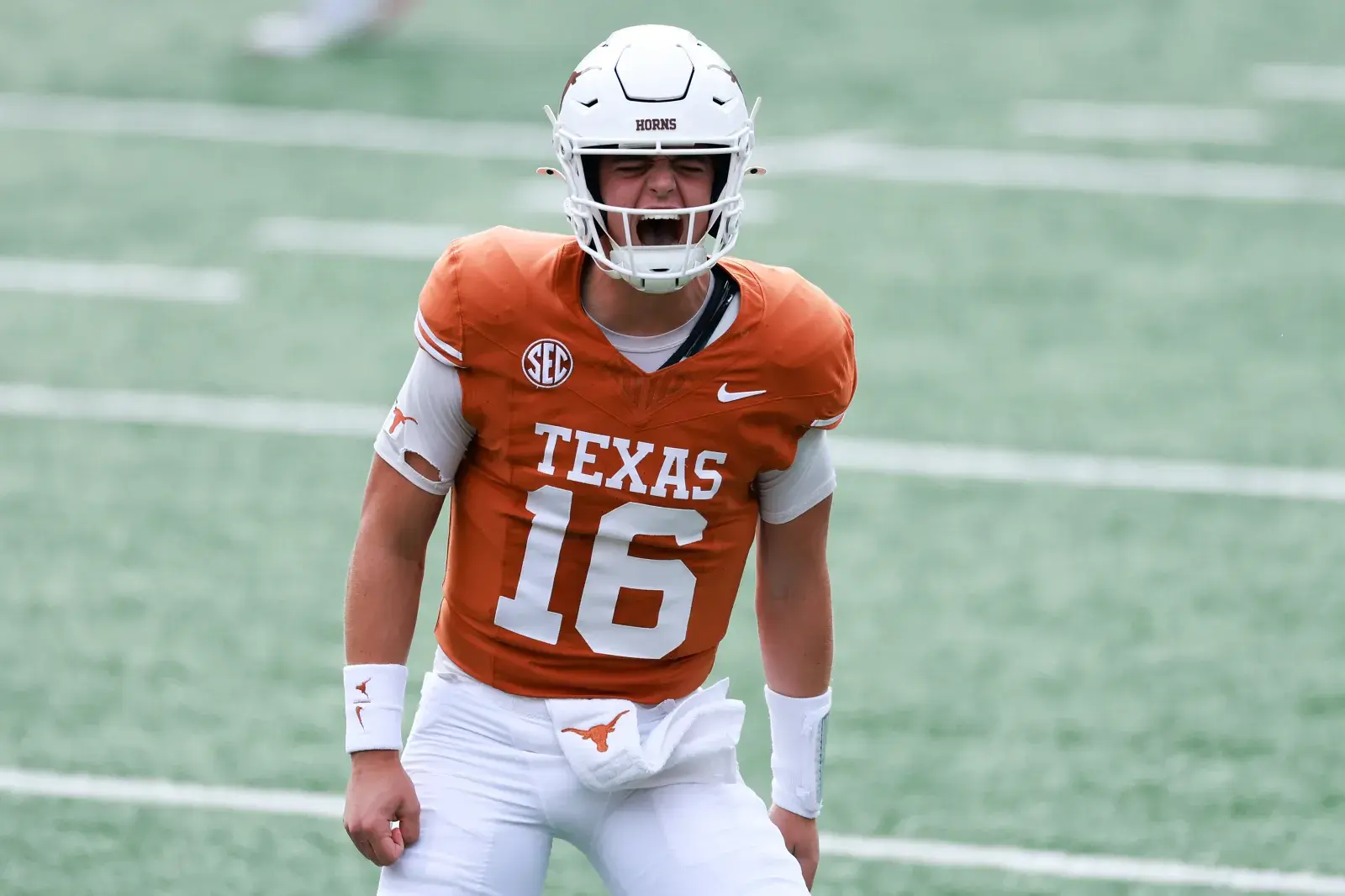 Arch Manning Sends Message to Georgia Bulldogs Ahead of Texas Game