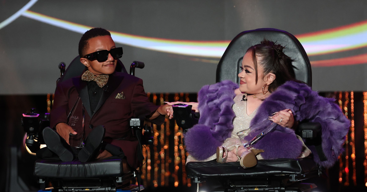 'Jay & Pamela' Season 2: Stars Announce TLC Series Is Returning at Red Carpet Event